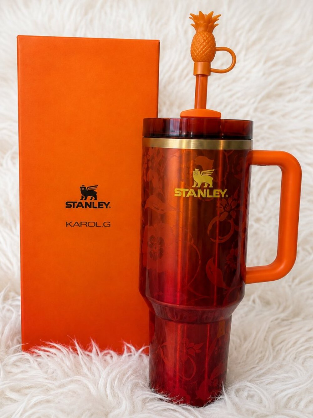 Stanley x KAROL G Quencher H2.0 40oz Tumbler – Limited Edition 🌺🧡